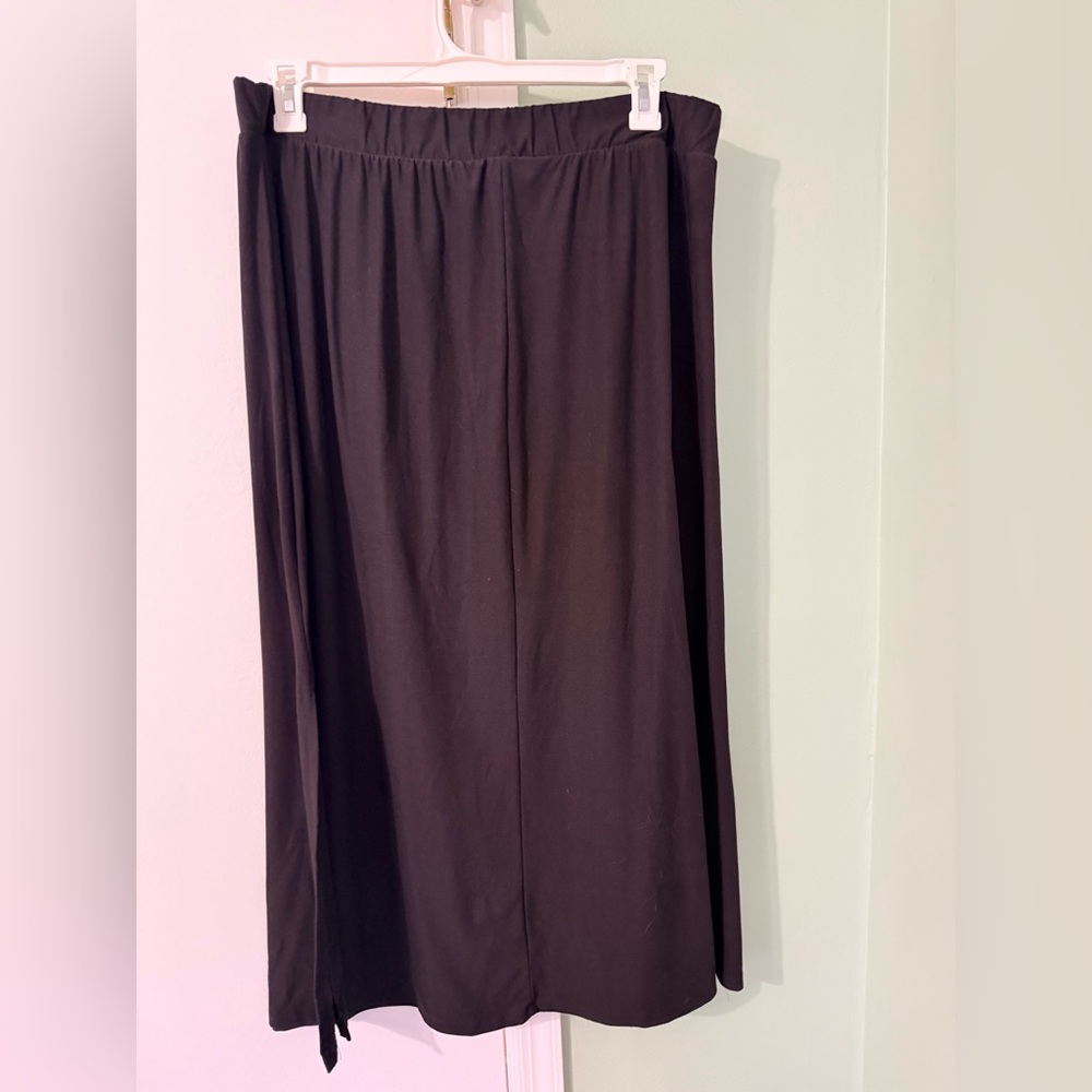 Terra & Sky Classic Black Skirt